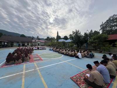 20 Tahun Perdamaian Aceh, SMA Negeri 6 Aceh Barat Daya Wujudkan Syukur dengan Baca Yasin dan Doa Bersama